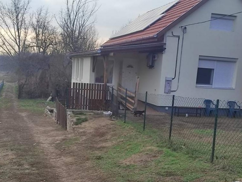 tulajdonostol-elado-tanya-budapesttol-35-km-re